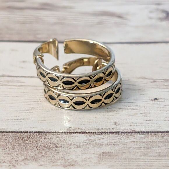 Vintage L H Segal Clip On Earrings - Gold Tone with Black Detail Hoops - Picture 4 of 9